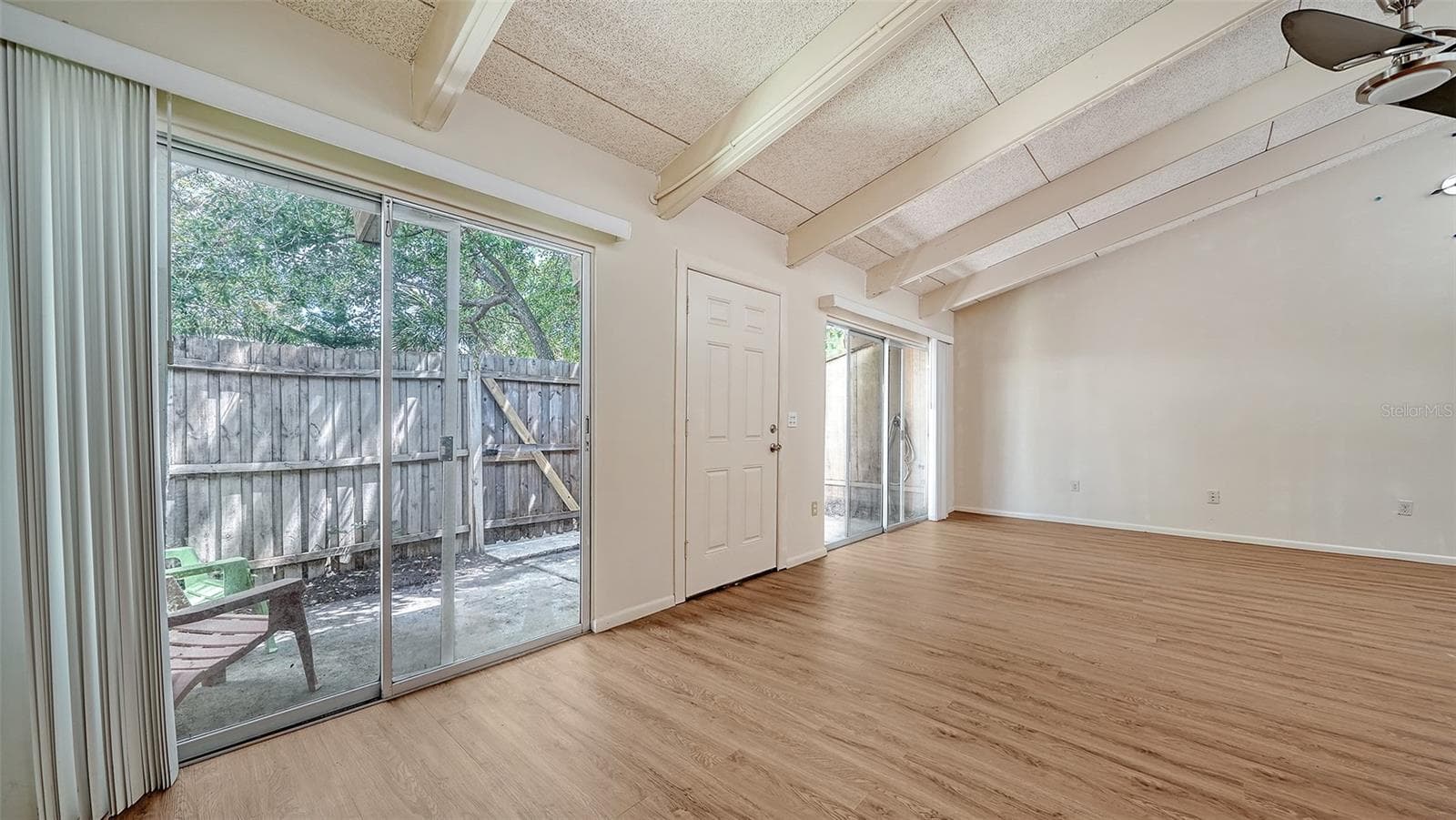 Living Room - 500 N JEFFERSON AVE #B-5, SARASOTA