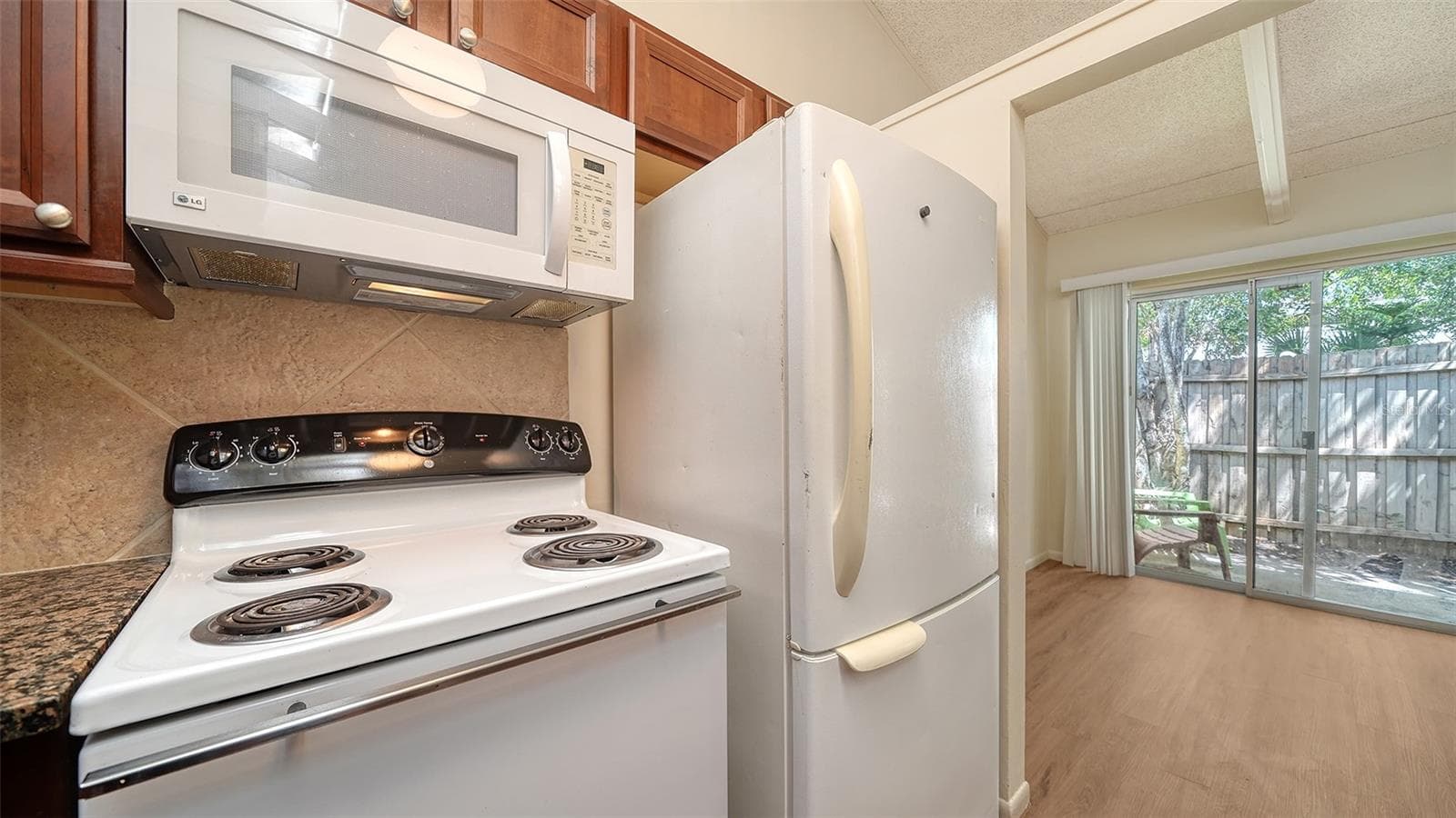 Kitchen - 500 N JEFFERSON AVE #B-5, SARASOTA