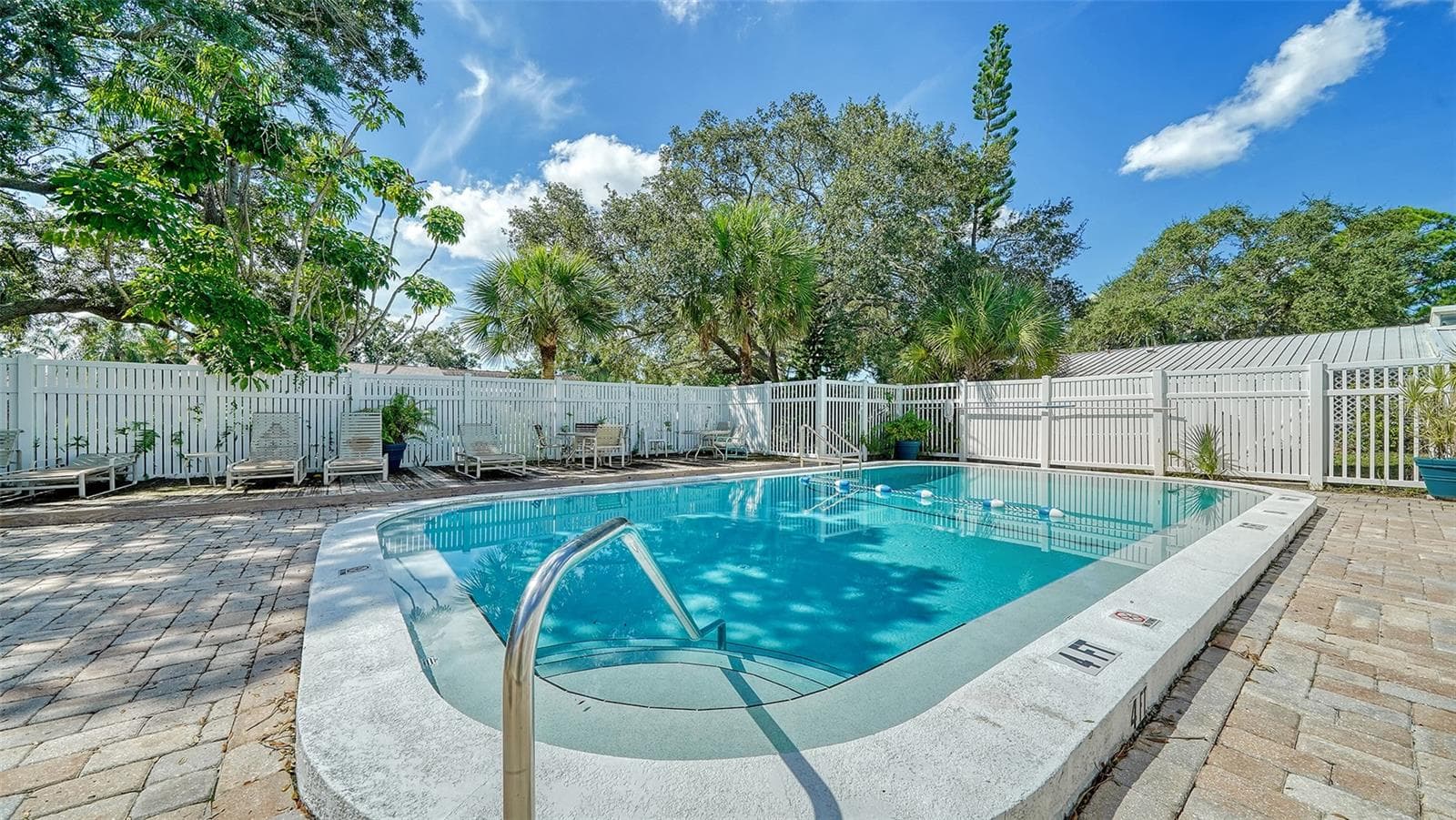 Community Pool - 500 N JEFFERSON AVE #B-5, SARASOTA