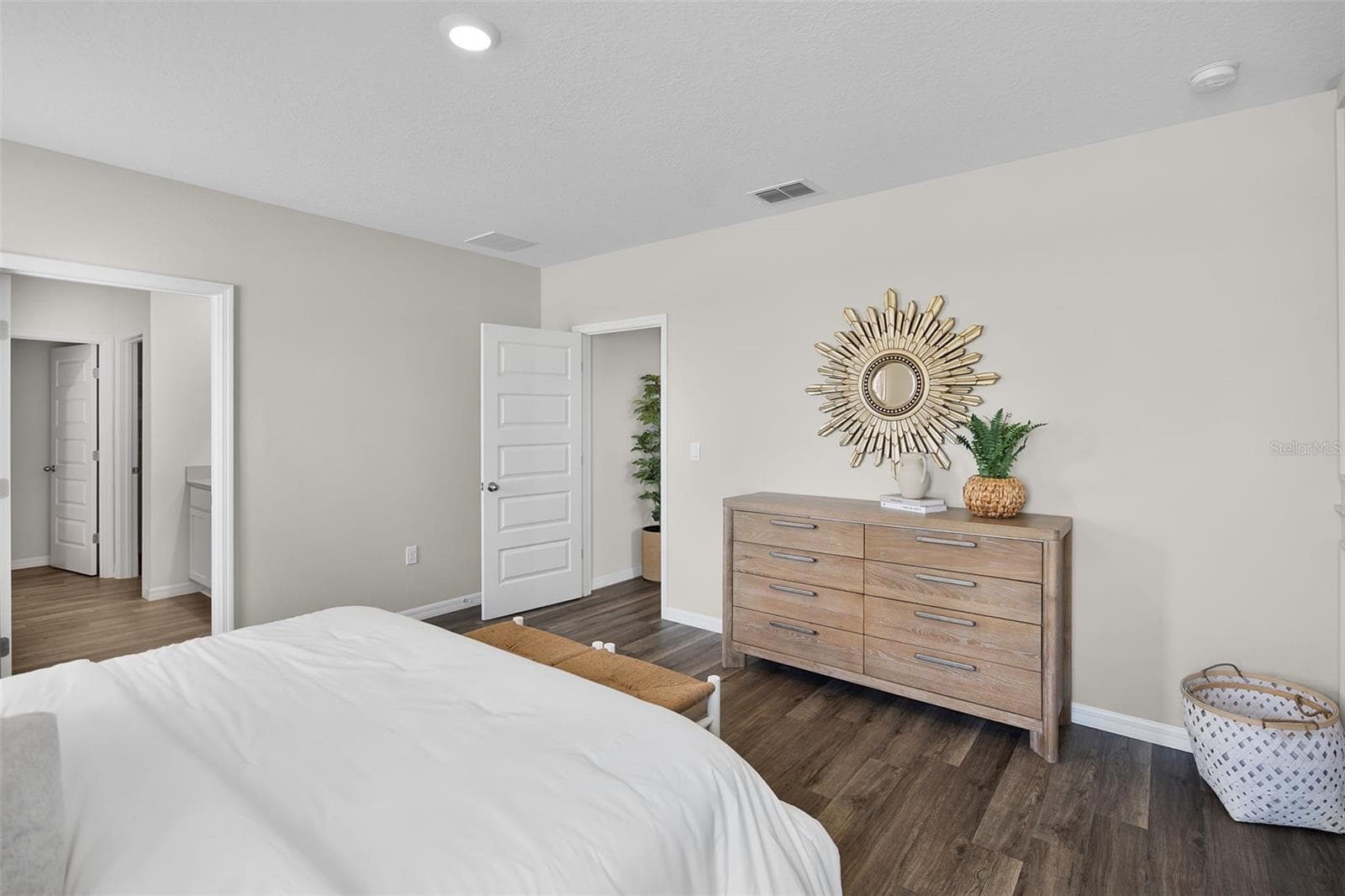 Single Family Residence at 8464 FOX DEN CV, LAKELAND, photo 15 of 35