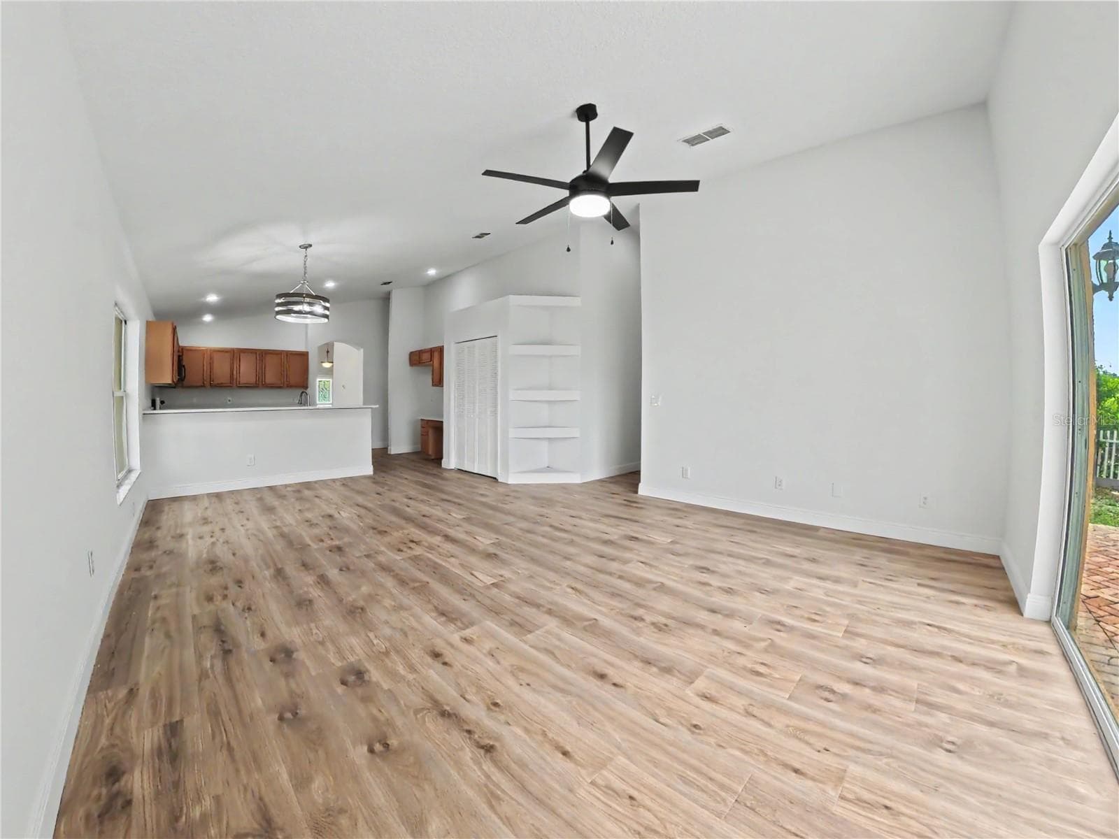 Single Family Residence at 544 CYPRESS TREE CT, ORLANDO, photo 10 of 32
