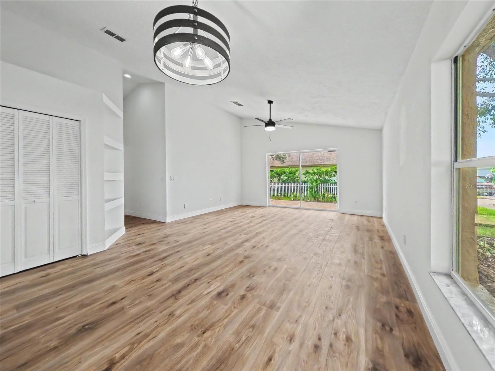 Single Family Residence at 544 CYPRESS TREE CT, ORLANDO, photo 12 of 32