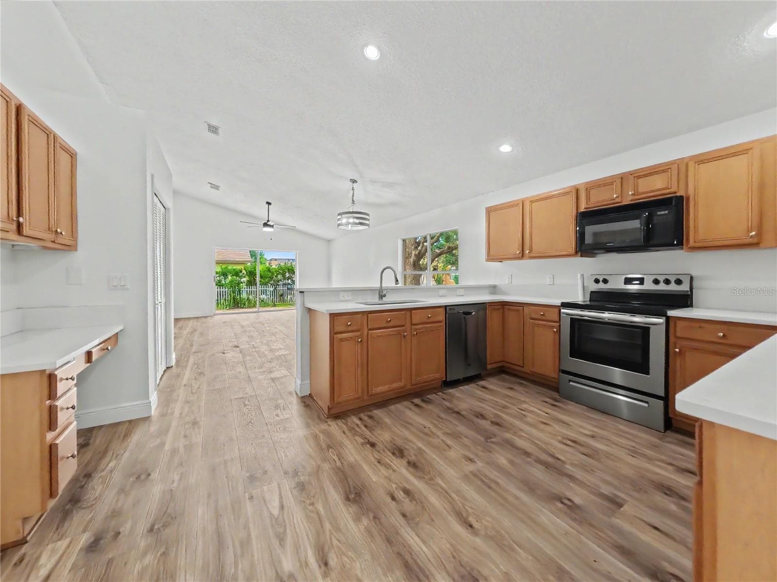 Single Family Residence at 544 CYPRESS TREE CT, ORLANDO, photo 14 of 32