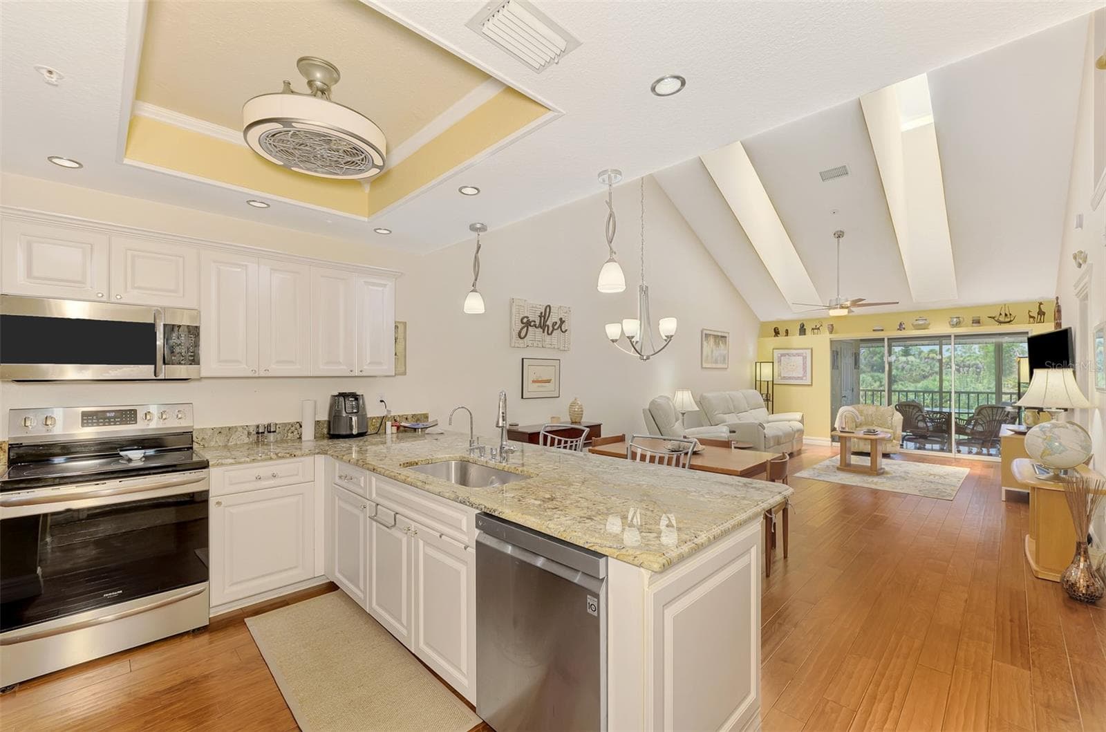 Modern Kitchen - 6610 GASPARILLA PINES BLVD #202, ENGLEWOOD
