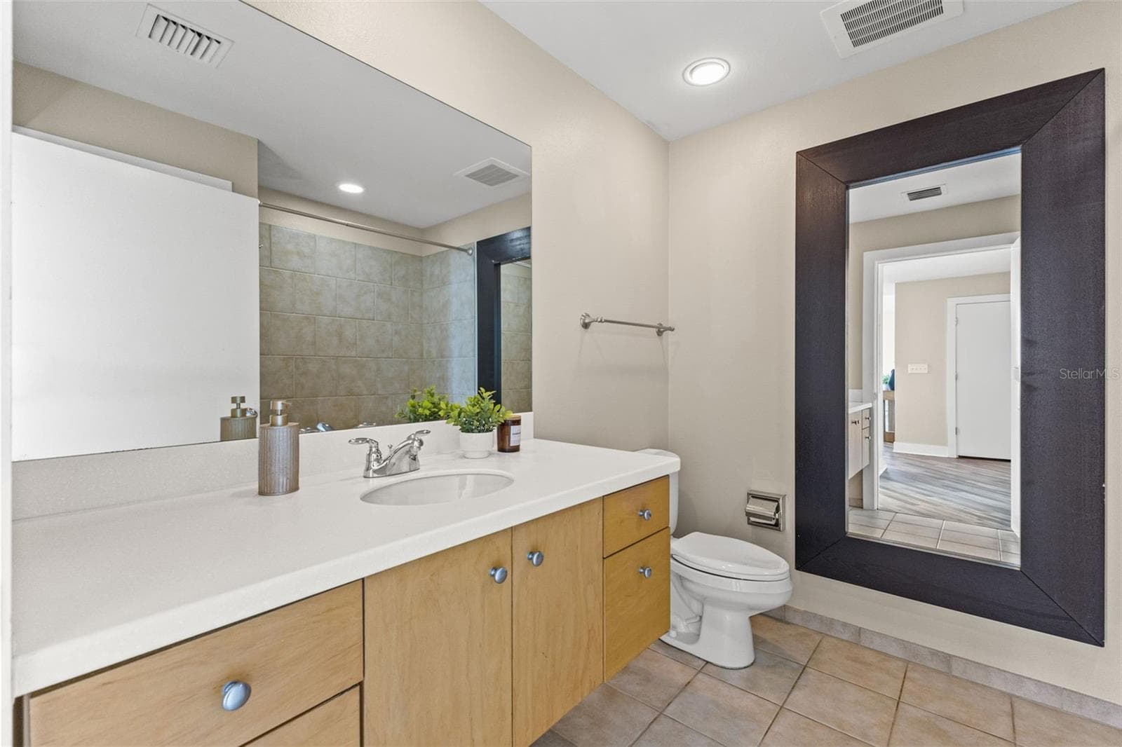 Condominium at 1120 E KENNEDY BLVD #1229, TAMPA, photo 24 of 52