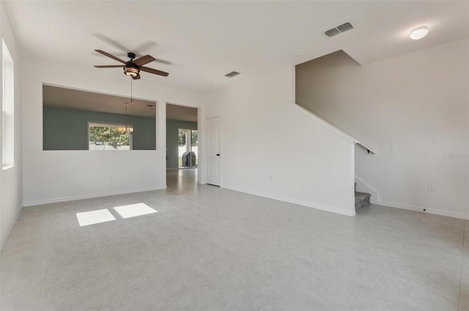 Living room - 15898 BRADICKS CT, CLERMONT