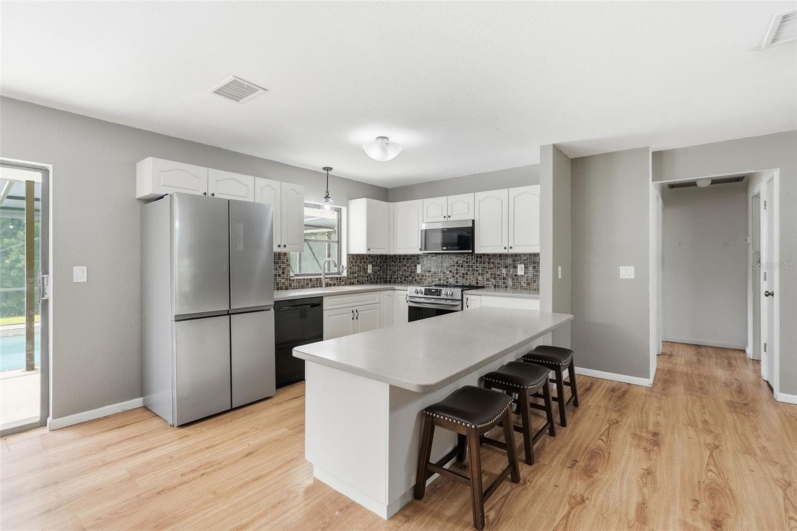 Single Family Residence at 28265 MORNINGSIDE DR, PUNTA GORDA, photo 2 of 39