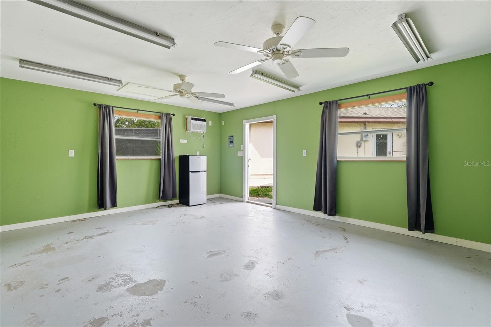 Single Family Residence at 28265 MORNINGSIDE DR, PUNTA GORDA, photo 32 of 39
