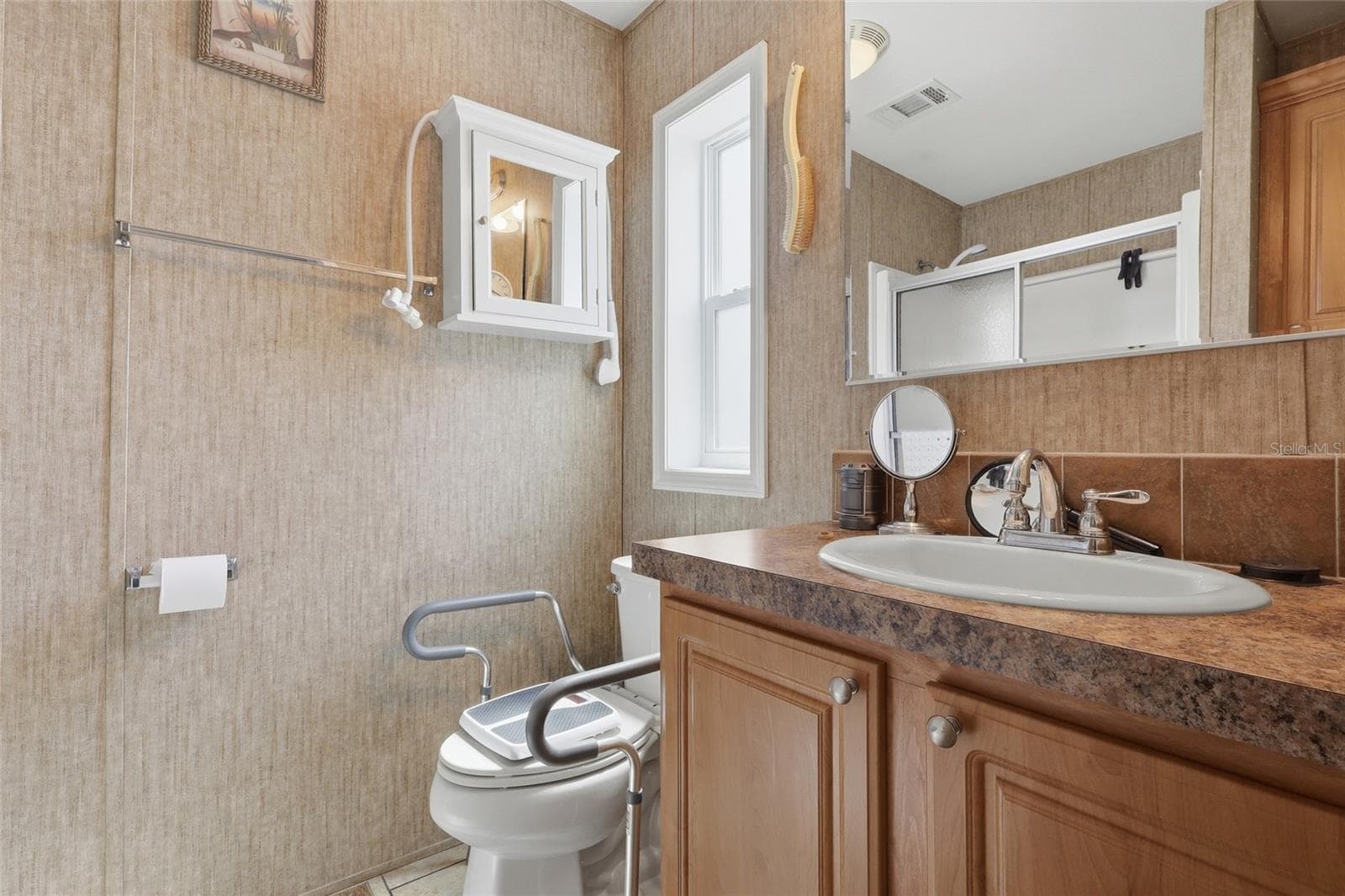 Manufactured Home at 38745 NEW JERSEY AVE, ZEPHYRHILLS, photo 14 of 23