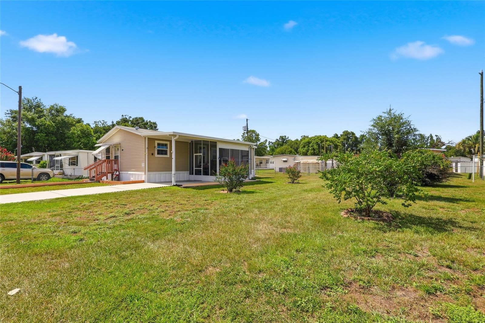 Manufactured Home at 38745 NEW JERSEY AVE, ZEPHYRHILLS, photo 21 of 23
