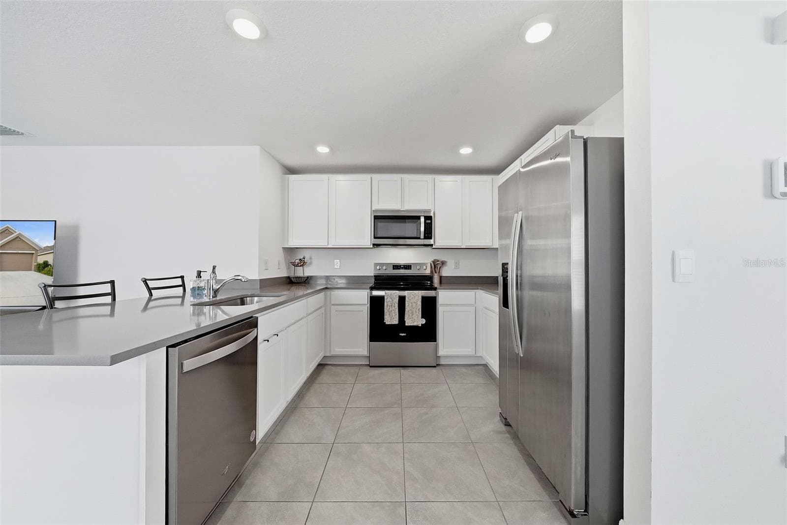 Single Family Residence at 37396 SHARKS EYE LN, ZEPHYRHILLS, photo 5 of 32