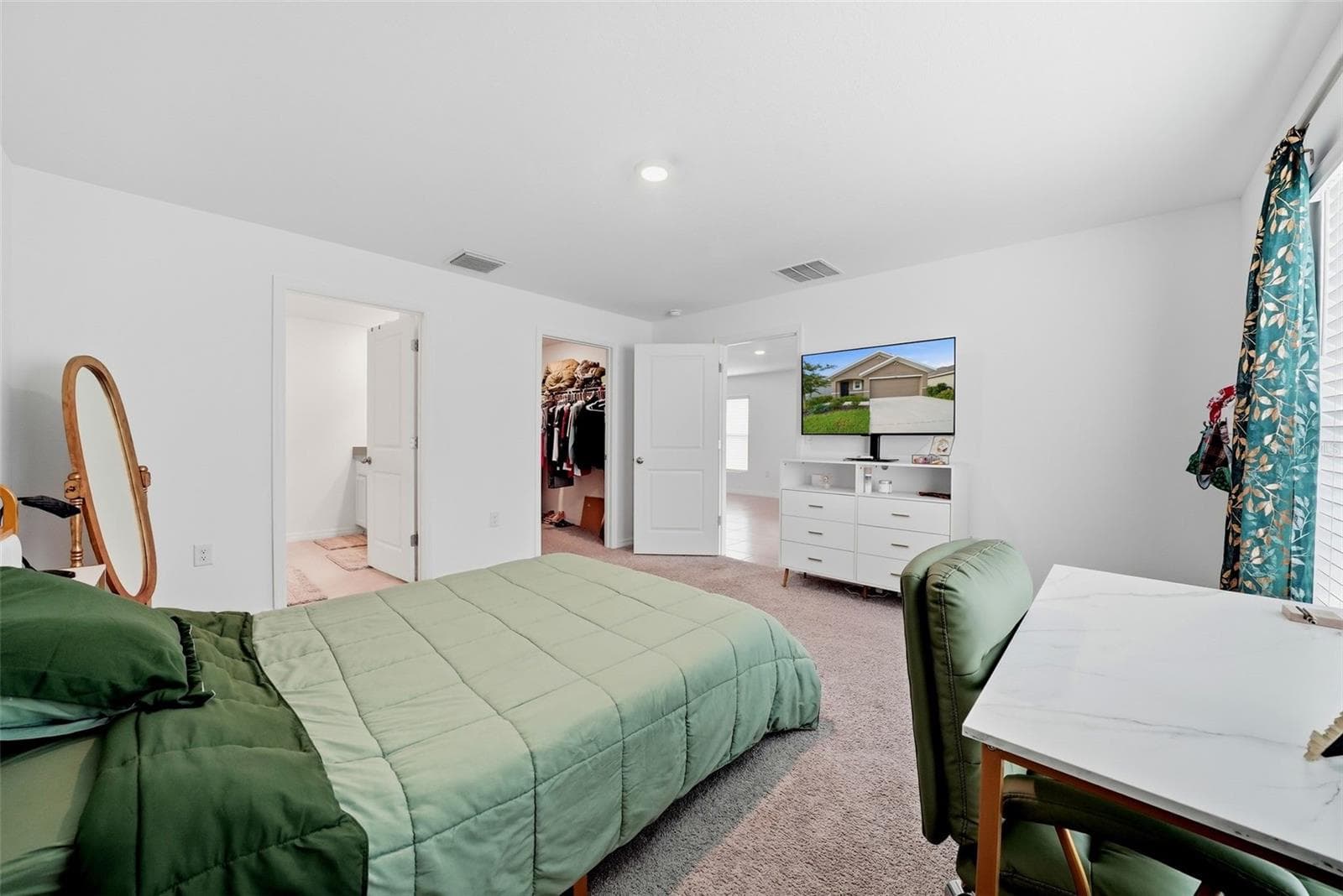 Single Family Residence at 37396 SHARKS EYE LN, ZEPHYRHILLS, photo 15 of 32