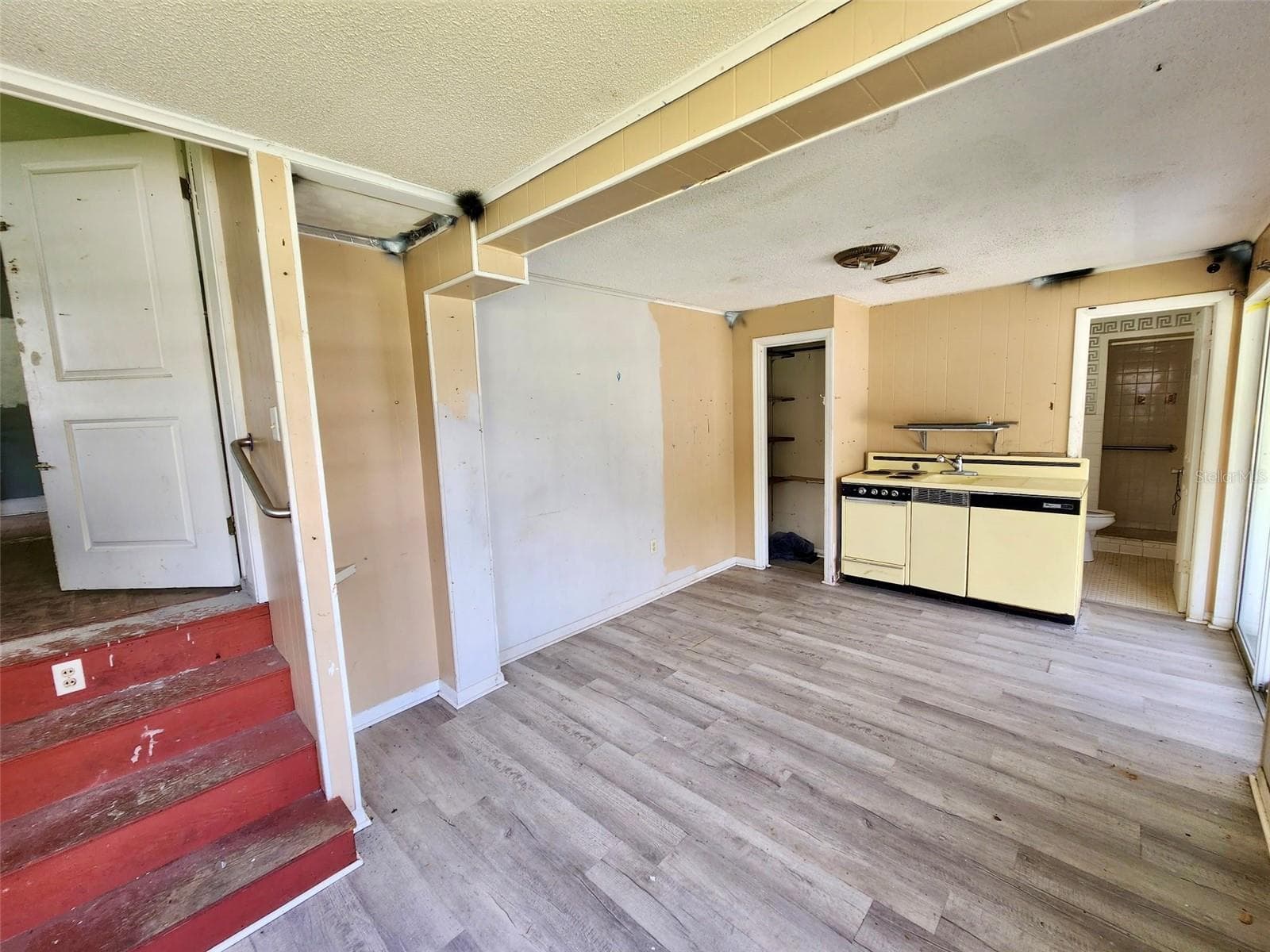 Single Family Residence at 2306 BUTLER ST, LEESBURG, photo 7 of 17