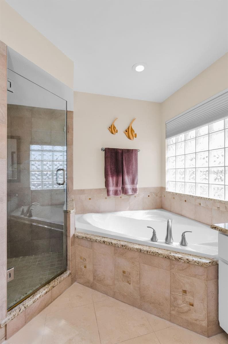 Primary Bathroom Ensuite - 8001 BRIGHTON DR, PORT RICHEY