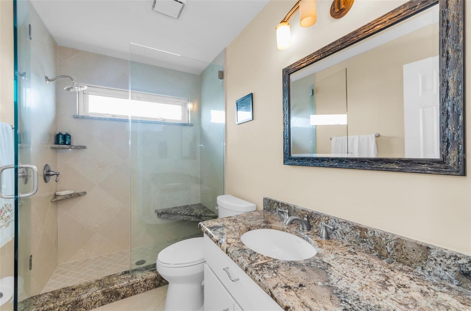 Guest Bathroom - 8001 BRIGHTON DR, PORT RICHEY