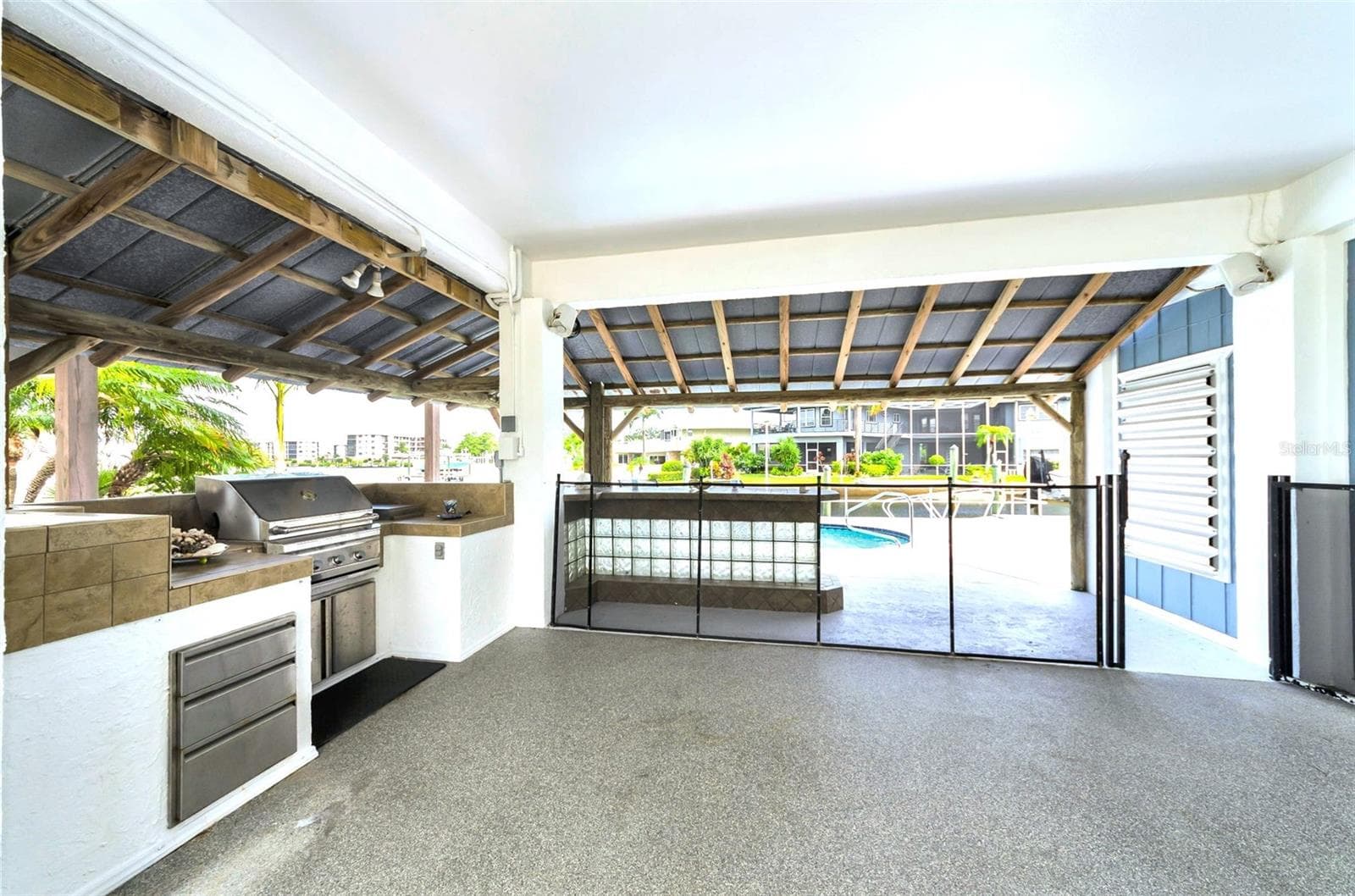 Outdoor Kitchen - 8001 BRIGHTON DR, PORT RICHEY