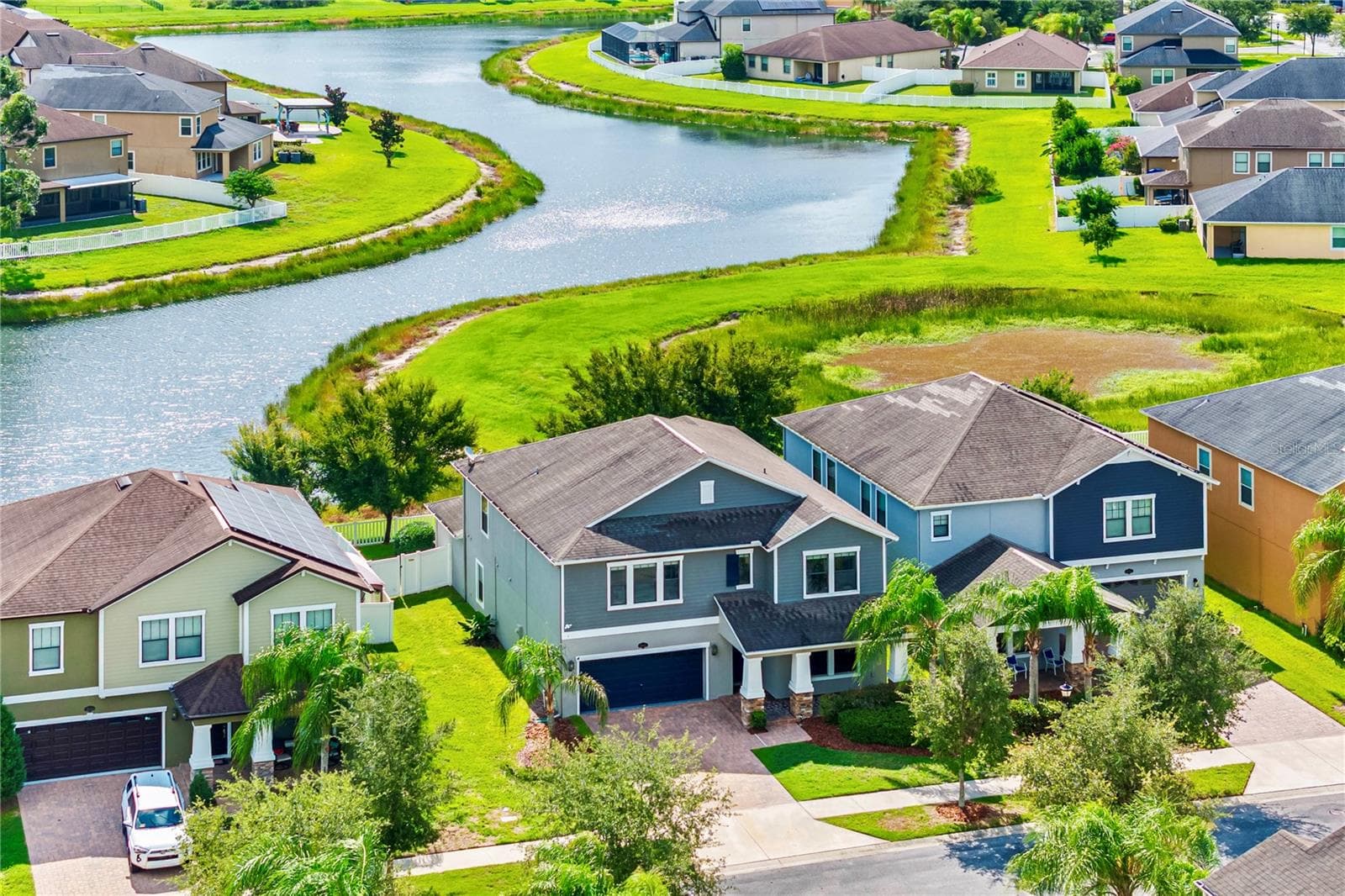 Aerial shot of house front - 19343 PADDOCK VIEW DR, TAMPA