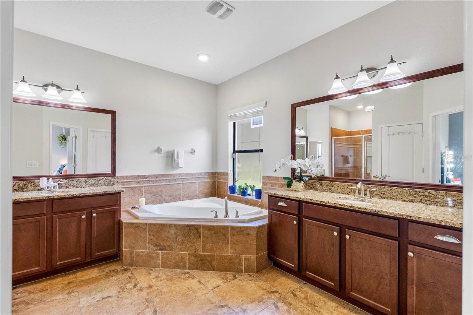 Primary bathroom - 19343 PADDOCK VIEW DR, TAMPA