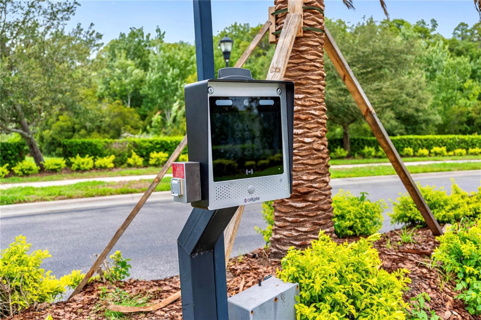 Community entrance - 19343 PADDOCK VIEW DR, TAMPA