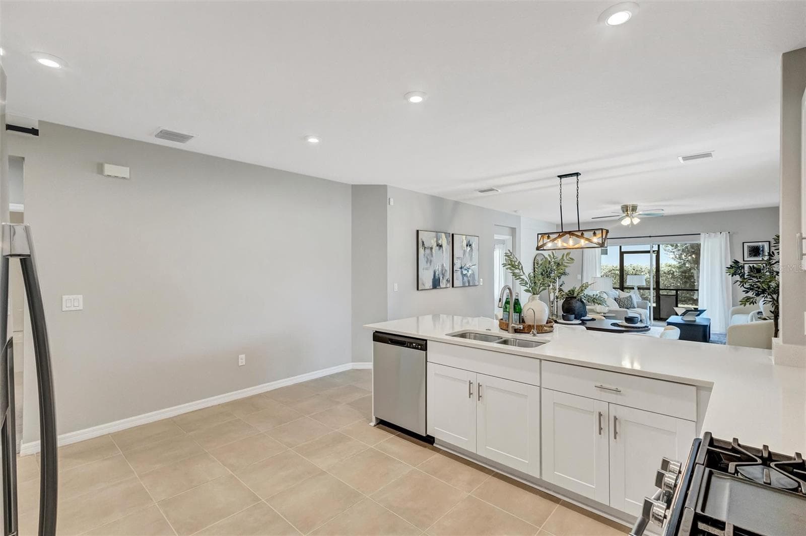 Single Family Residence at 6255 SPRINGMONT LOOP, PALMETTO, photo 12 of 45