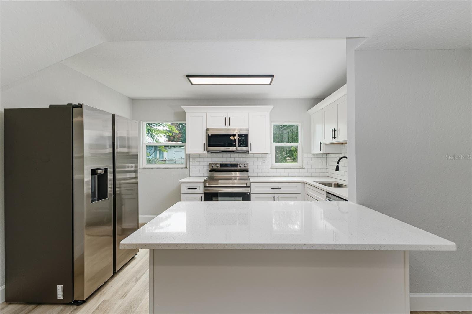 Single Family Residence at 526 VICTORIA BLVD, AUBURNDALE, photo 4 of 19