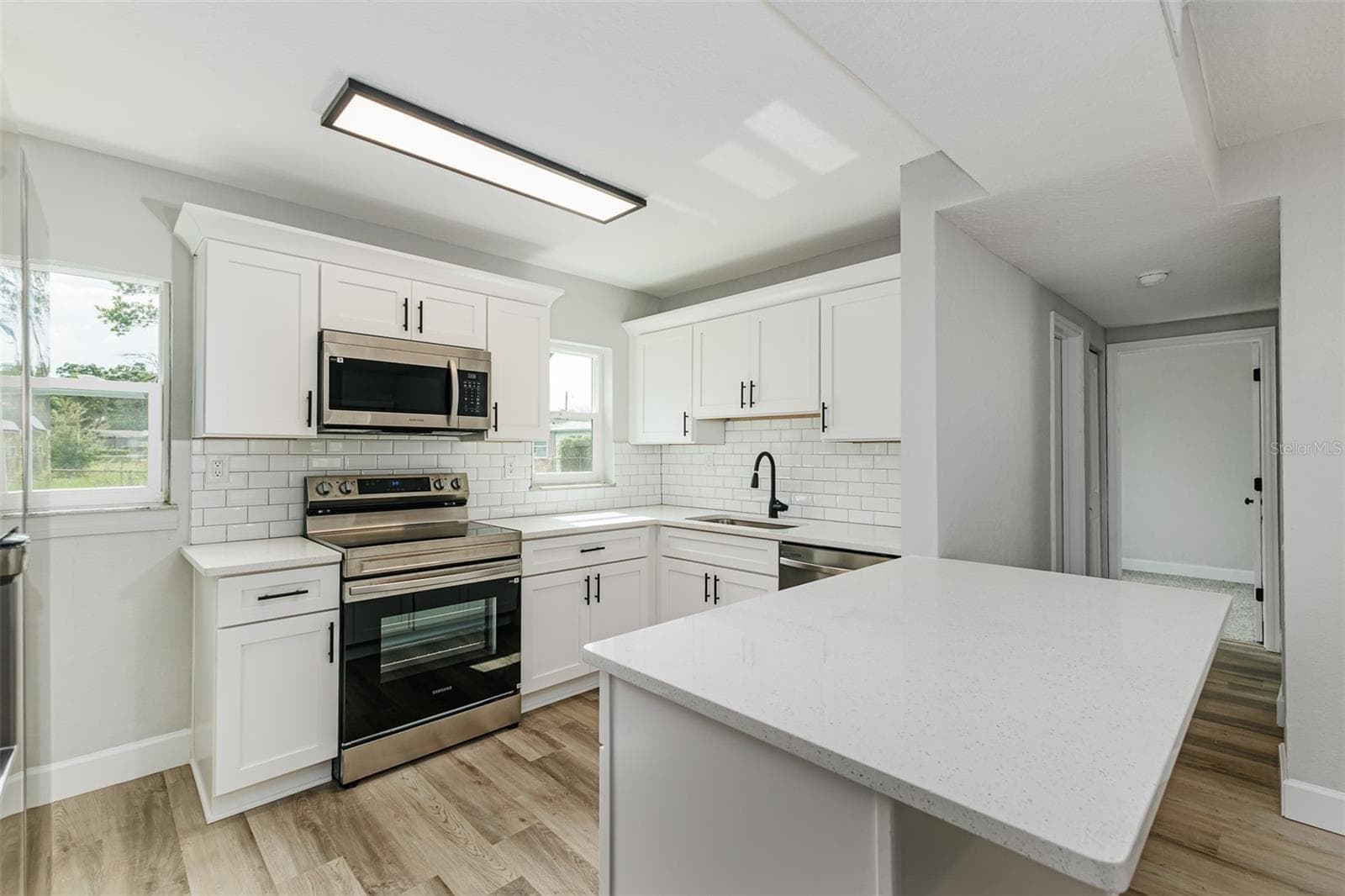 Single Family Residence at 526 VICTORIA BLVD, AUBURNDALE, photo 6 of 19