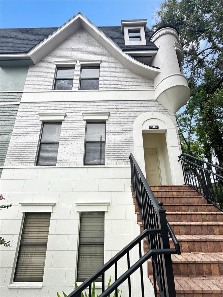 Townhouse at 584 COPLEY LN, ORLANDO, photo 2 of 26