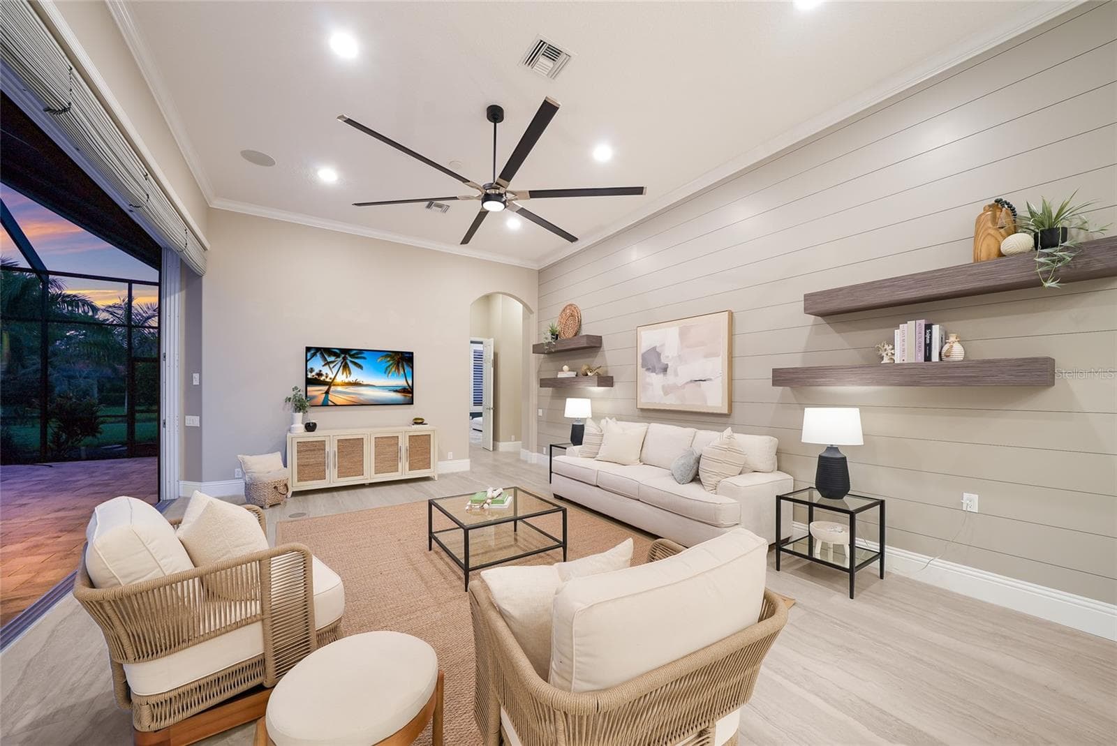 Large great room with enough room for guests and family to gather - 8122 LONE TREE GLN, LAKEWOOD RANCH
