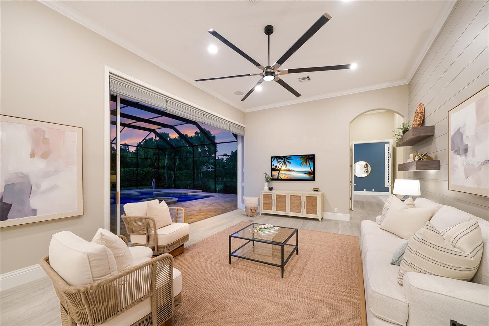 Single Family Residence at 8122 LONE TREE GLN, LAKEWOOD RANCH, photo 18 of 87