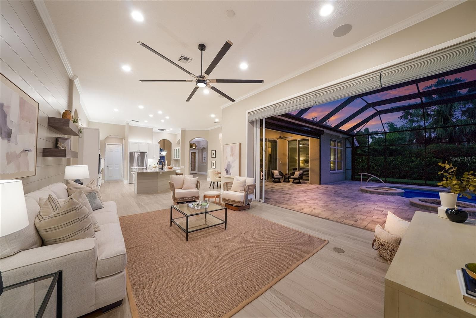 Single Family Residence at 8122 LONE TREE GLN, LAKEWOOD RANCH, photo 20 of 87