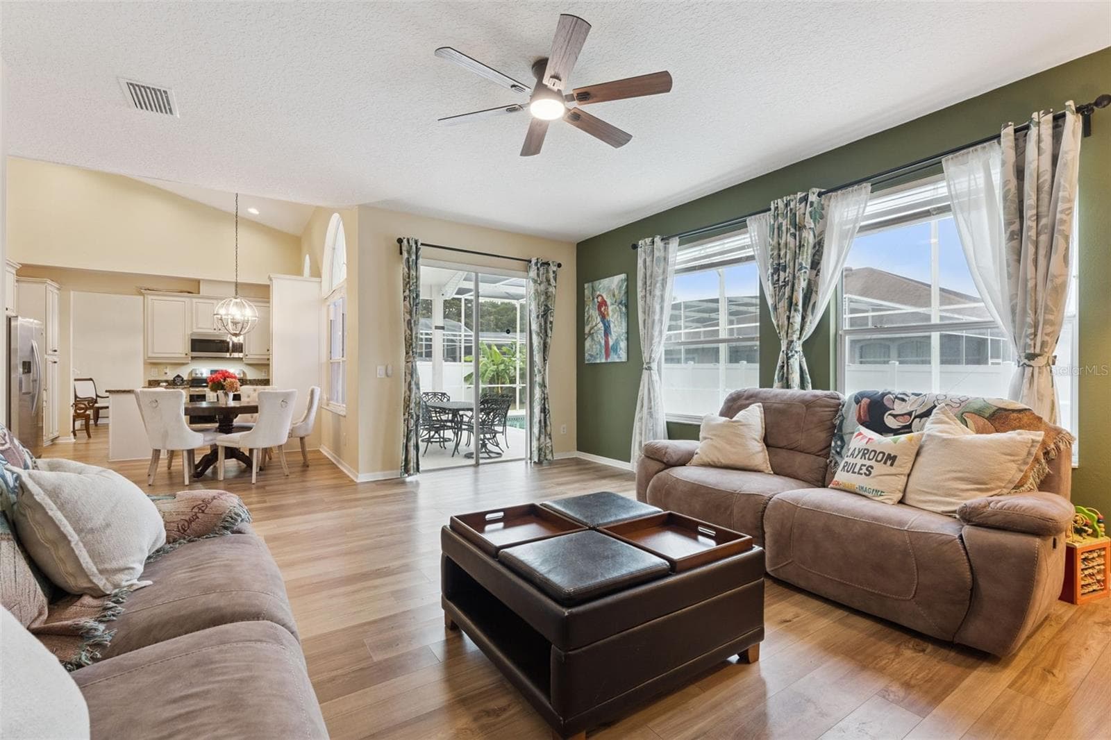 Family room - 8355 DIAMOND COVE CIR, ORLANDO