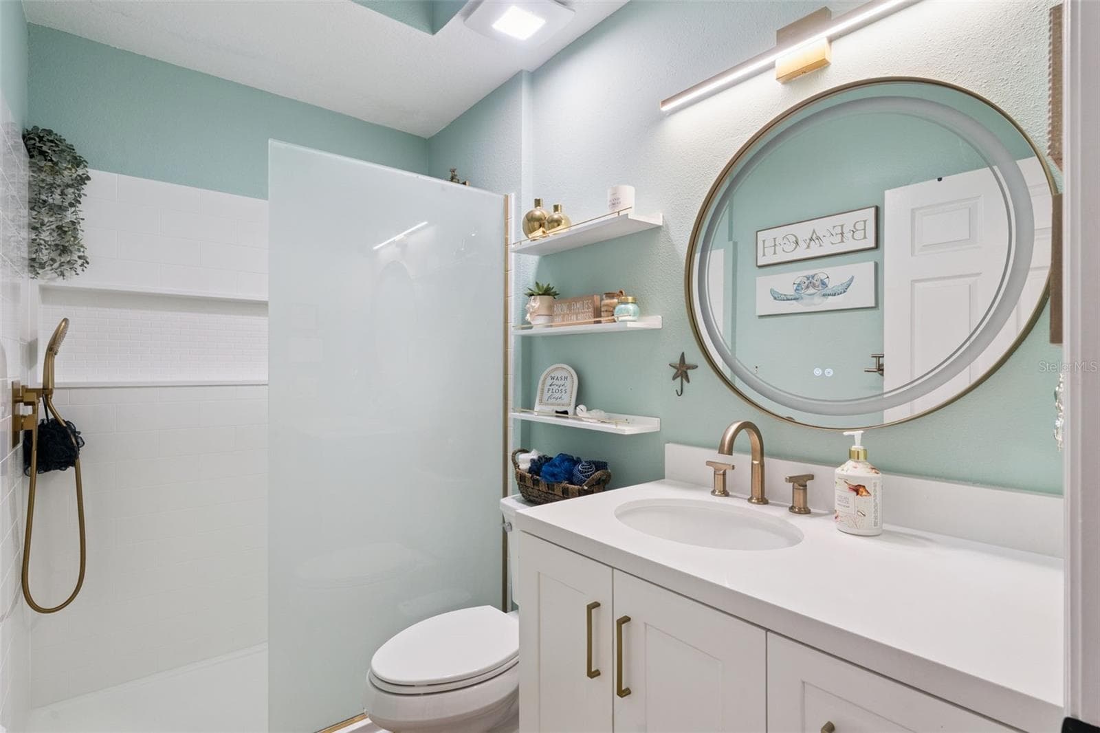 Downstairs Full Bath - 8355 DIAMOND COVE CIR, ORLANDO