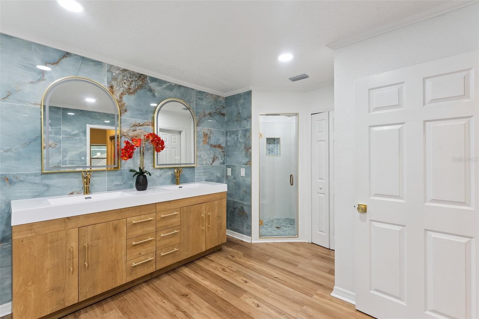 Primary with Stand alone shower - 8355 DIAMOND COVE CIR, ORLANDO