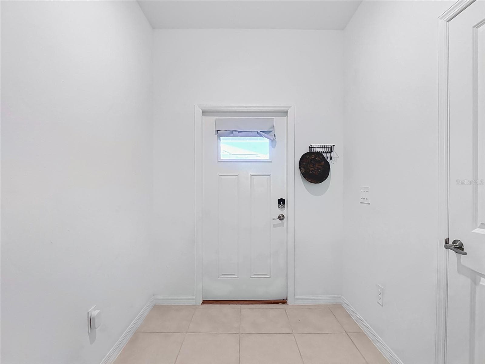 Townhouse at 32067 SPICEBERRY ST, SAN ANTONIO, photo 5 of 55