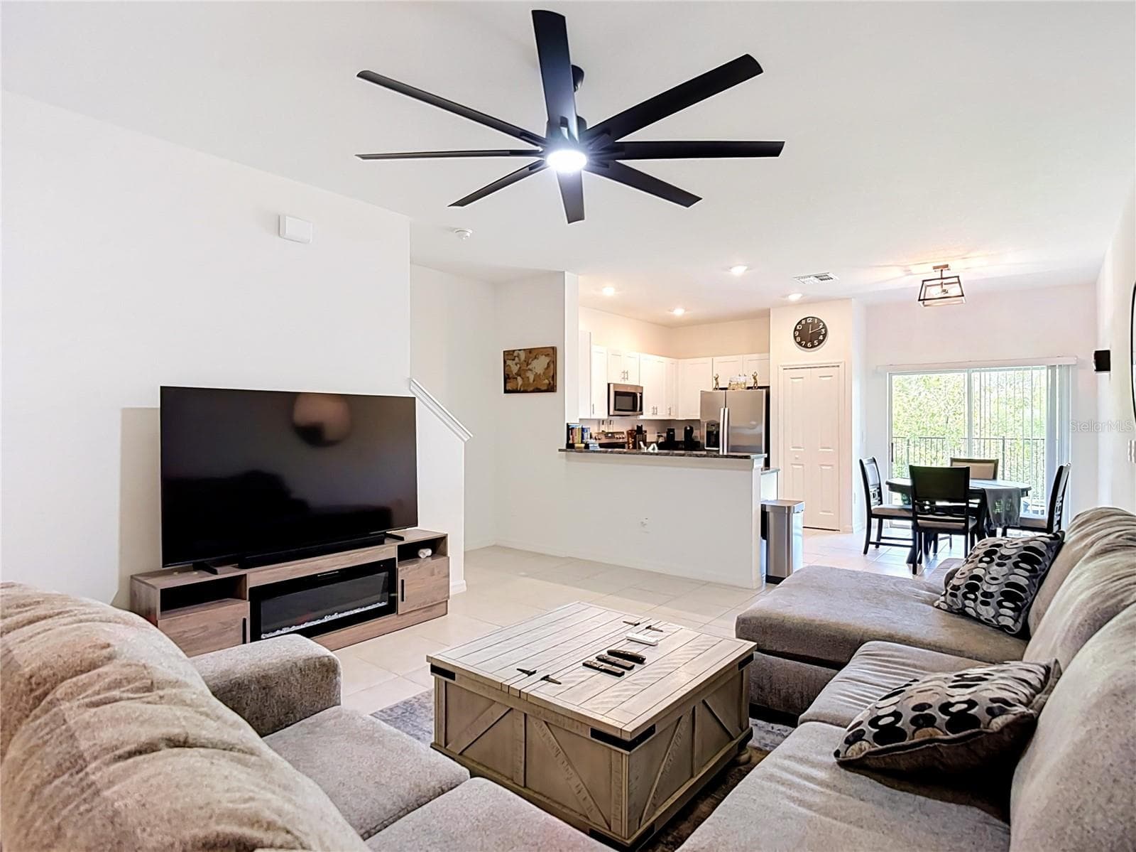Townhouse at 32067 SPICEBERRY ST, SAN ANTONIO, photo 6 of 55