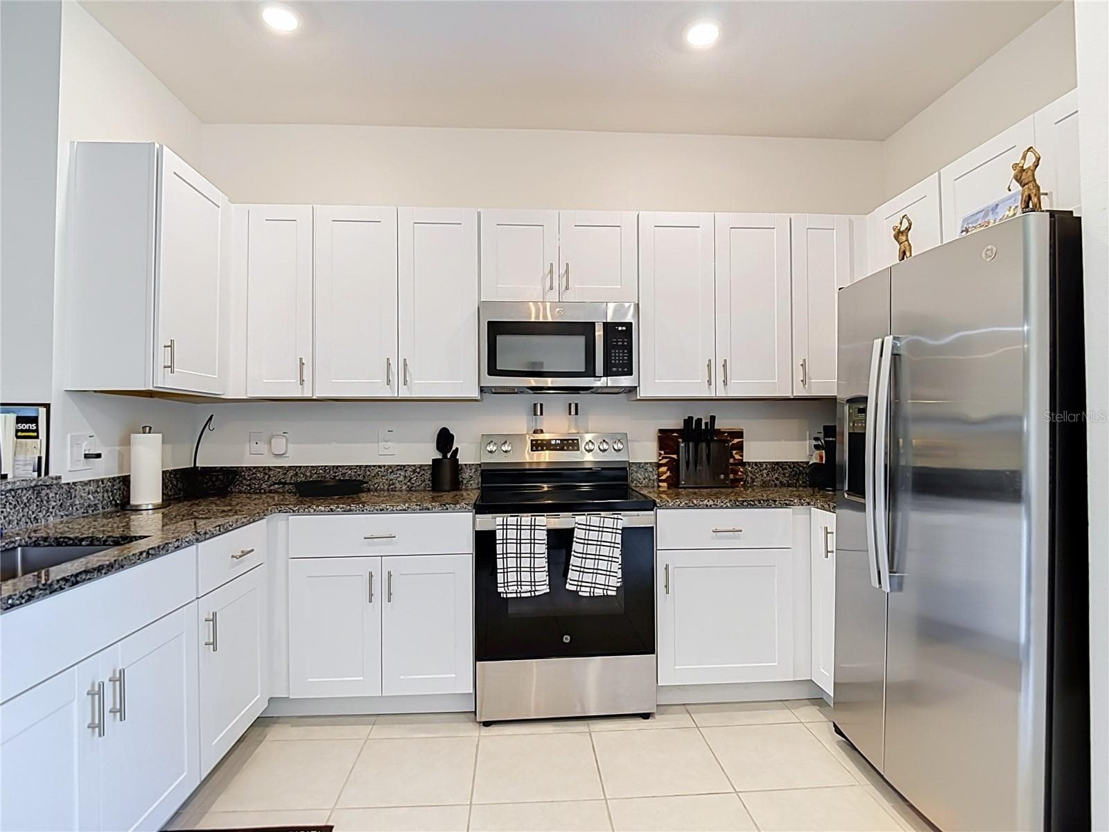 Townhouse at 32067 SPICEBERRY ST, SAN ANTONIO, photo 10 of 55