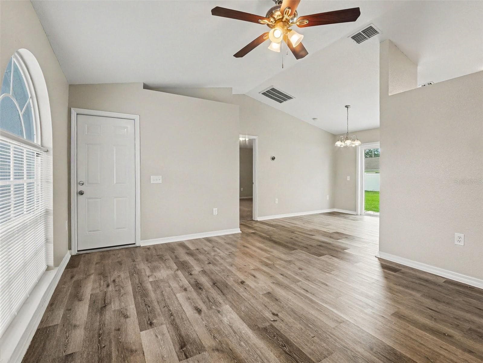 Single Family Residence at 645 LINNET CT, POINCIANA, photo 4 of 14