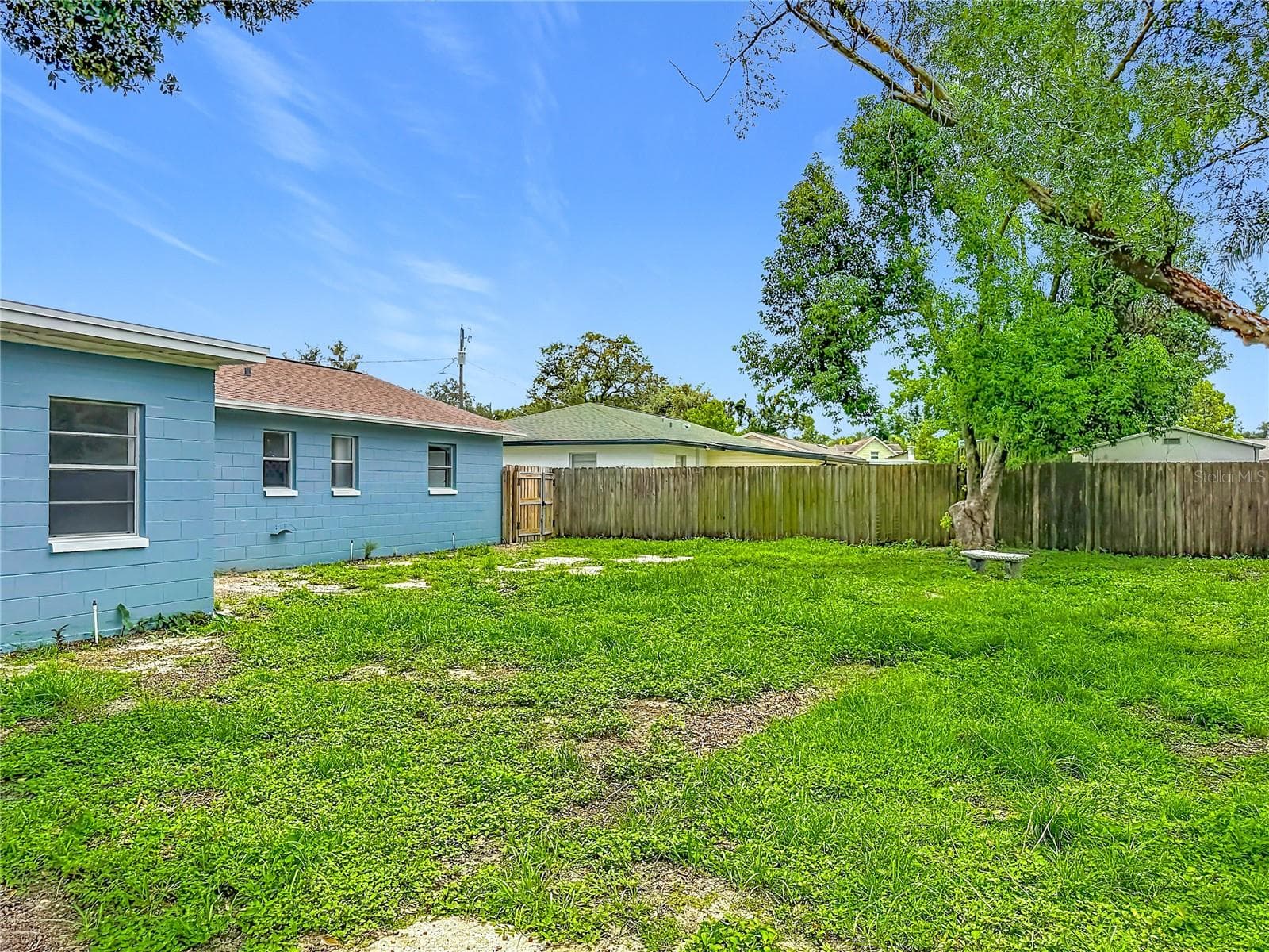 Single Family Residence at 514 W HILDA DR, BRANDON, photo 6 of 51