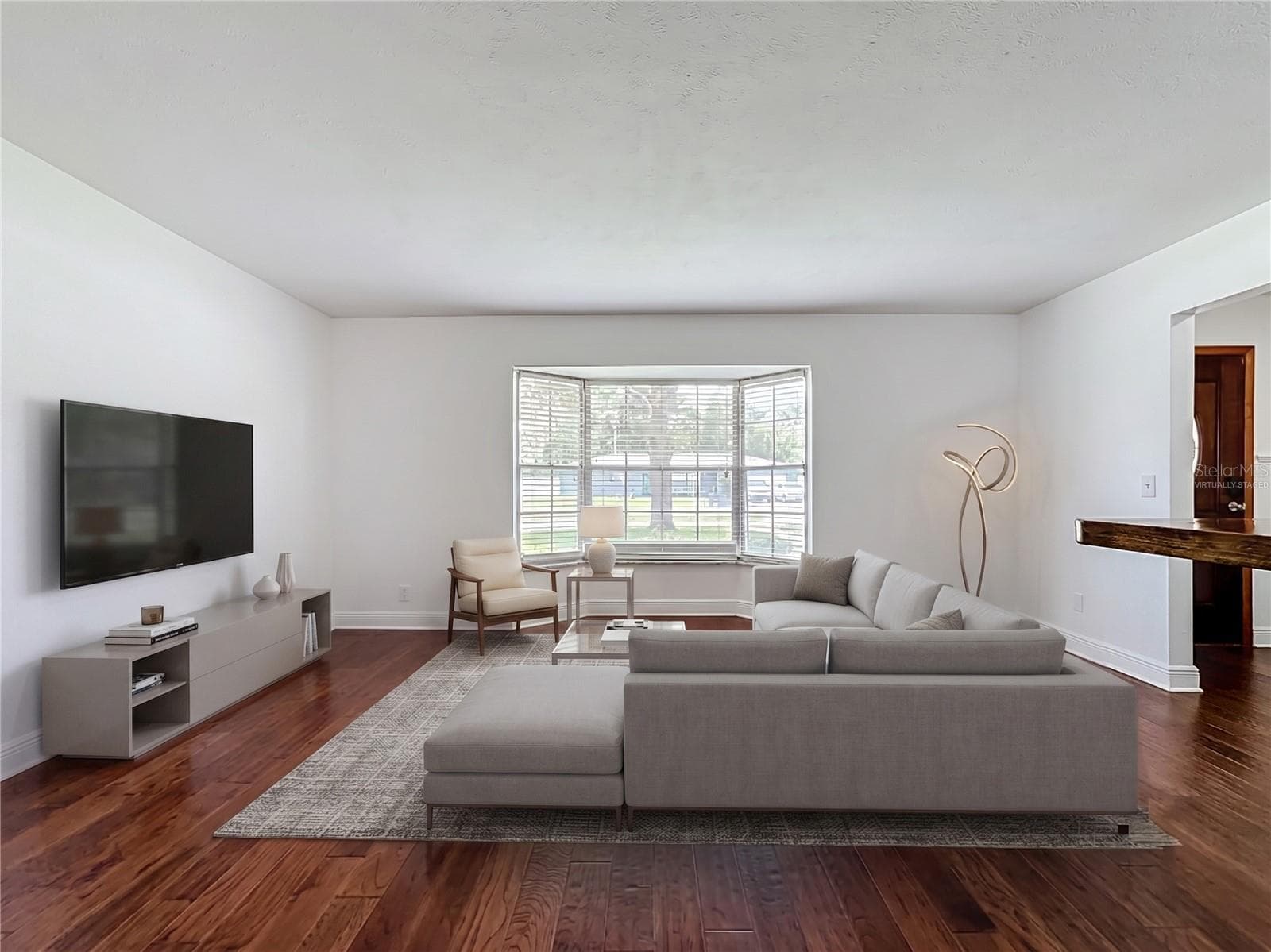 virtually staged - 514 W HILDA DR, BRANDON