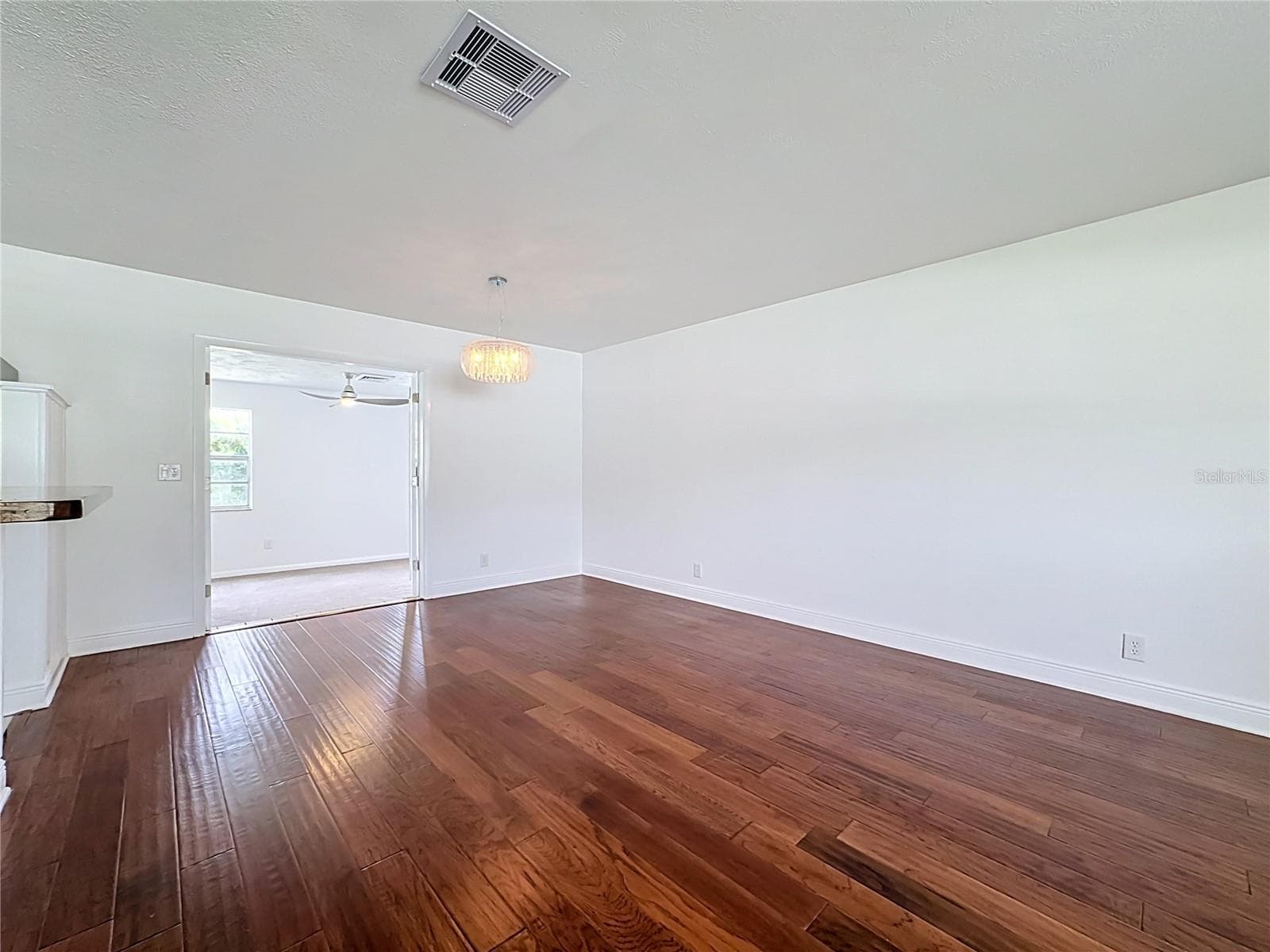 Single Family Residence at 514 W HILDA DR, BRANDON, photo 17 of 51
