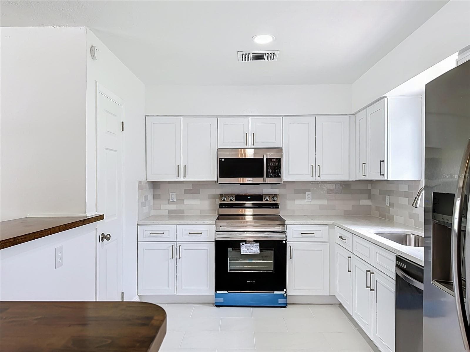 Single Family Residence at 514 W HILDA DR, BRANDON, photo 23 of 51