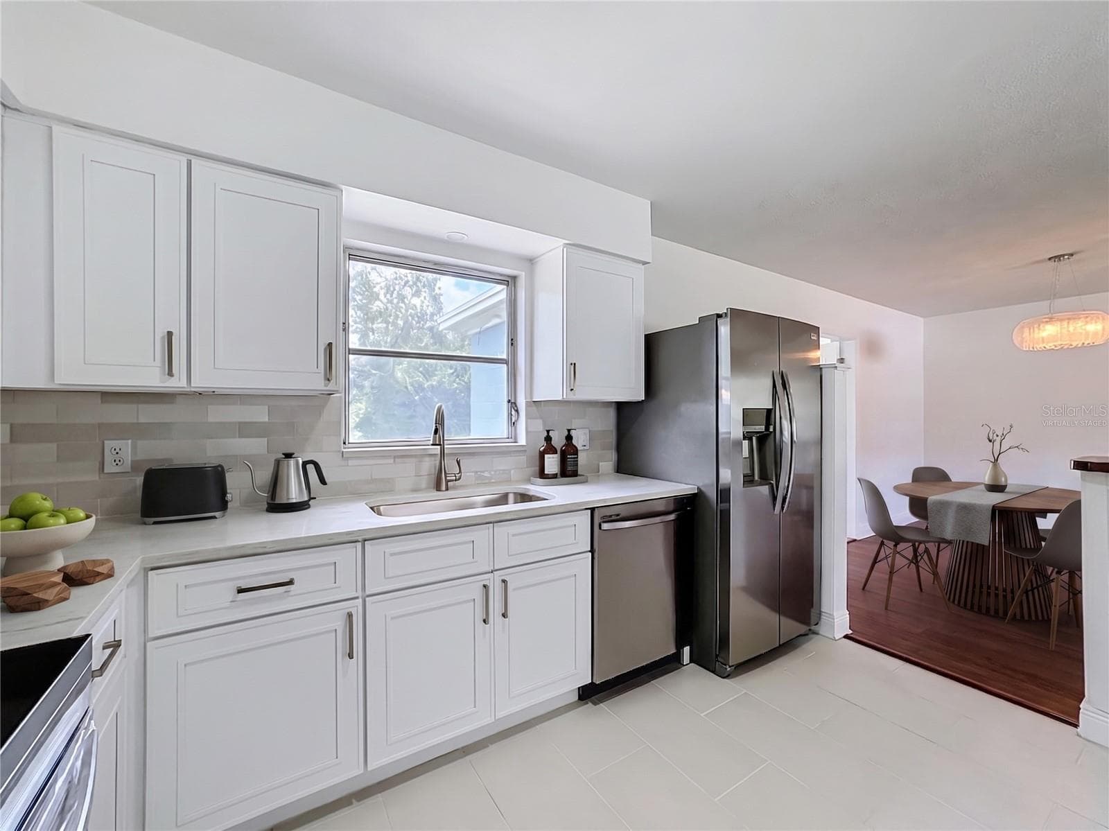virtually staged - 514 W HILDA DR, BRANDON