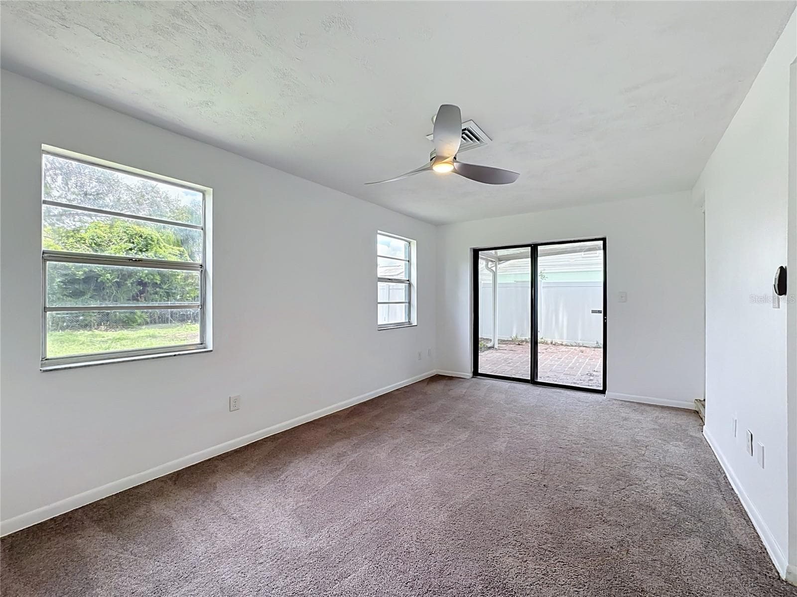 Single Family Residence at 514 W HILDA DR, BRANDON, photo 29 of 51