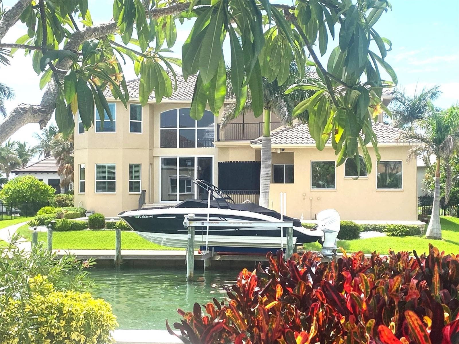 DEEDED BEACH ACCESS - 657 HALYARD LN, LONGBOAT KEY