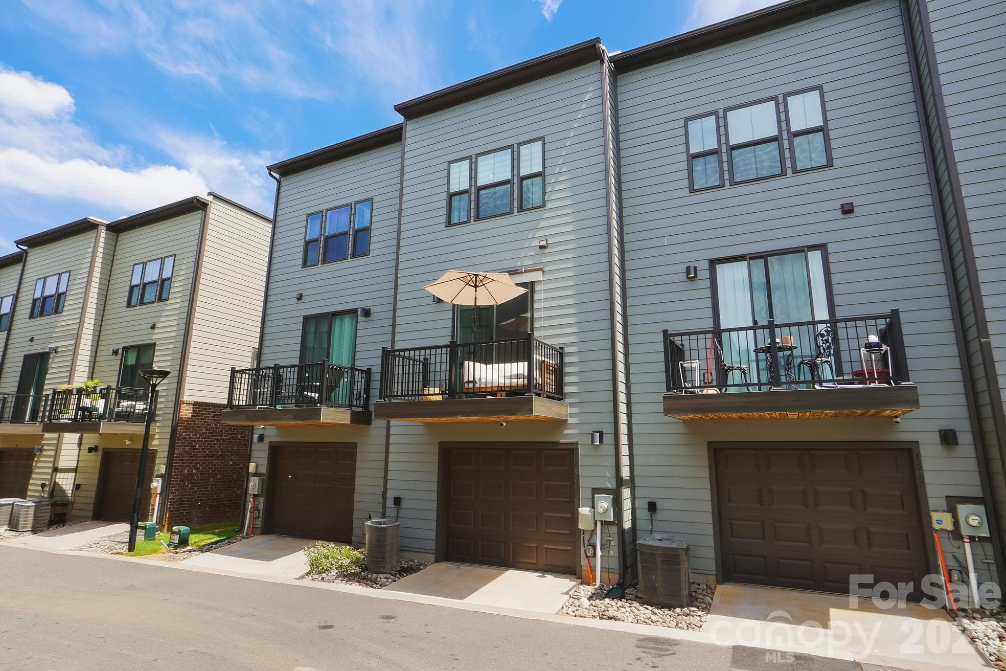 Townhouse at 1063 Simcoe Lane, Charlotte, photo 36 of 40