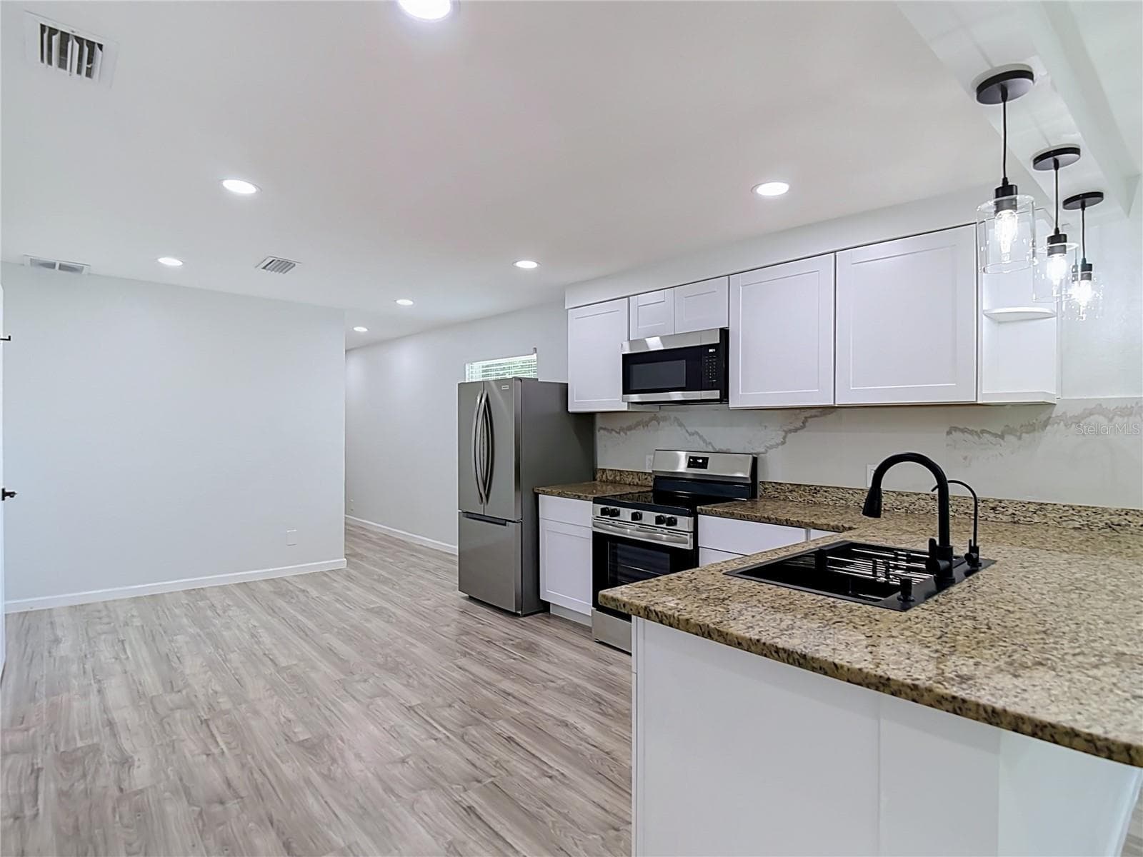Single Family Residence at 10009 N FLORENCE AVE, TAMPA, photo 14 of 49