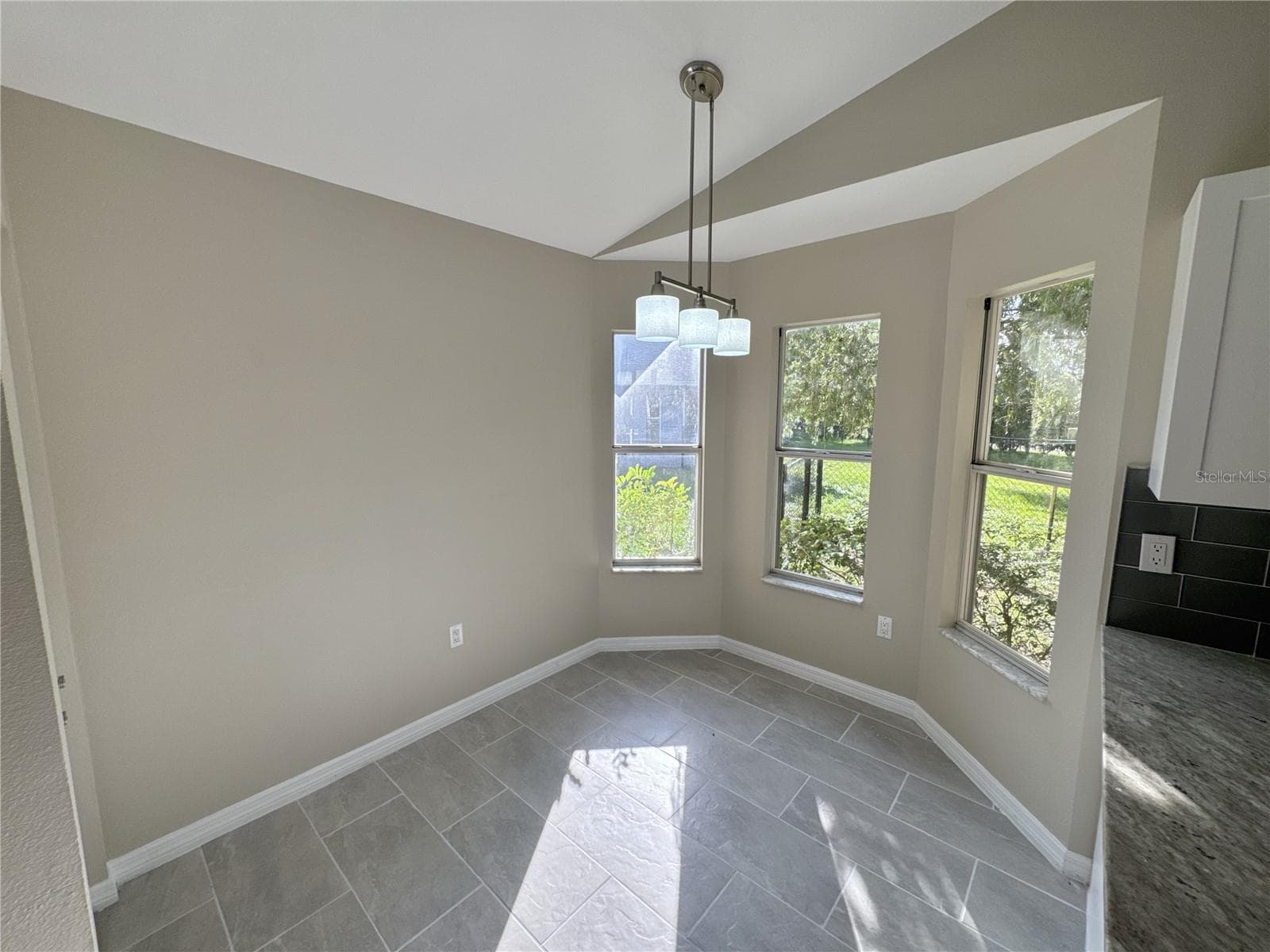 breakfast nook - 3174 57TH AVENUE CIR E, BRADENTON