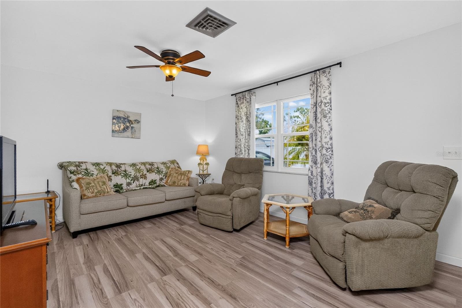 Single Family Residence at 9435 BREWTON AVE, ENGLEWOOD, photo 8 of 61