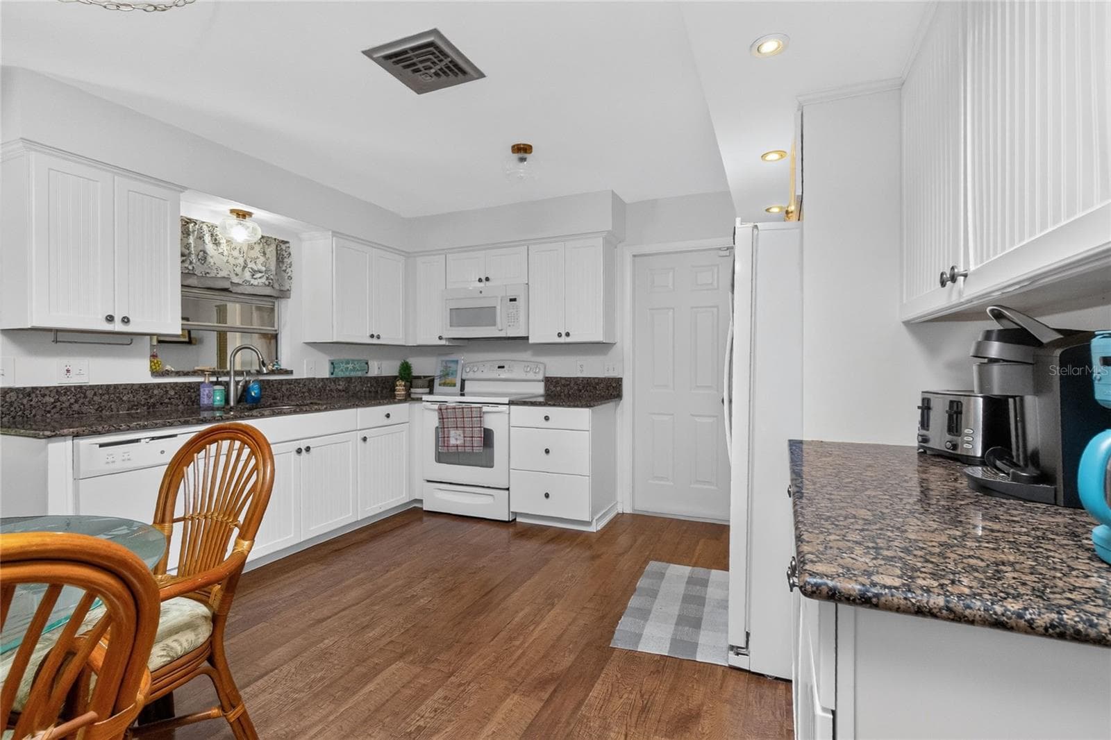Single Family Residence at 9435 BREWTON AVE, ENGLEWOOD, photo 16 of 61