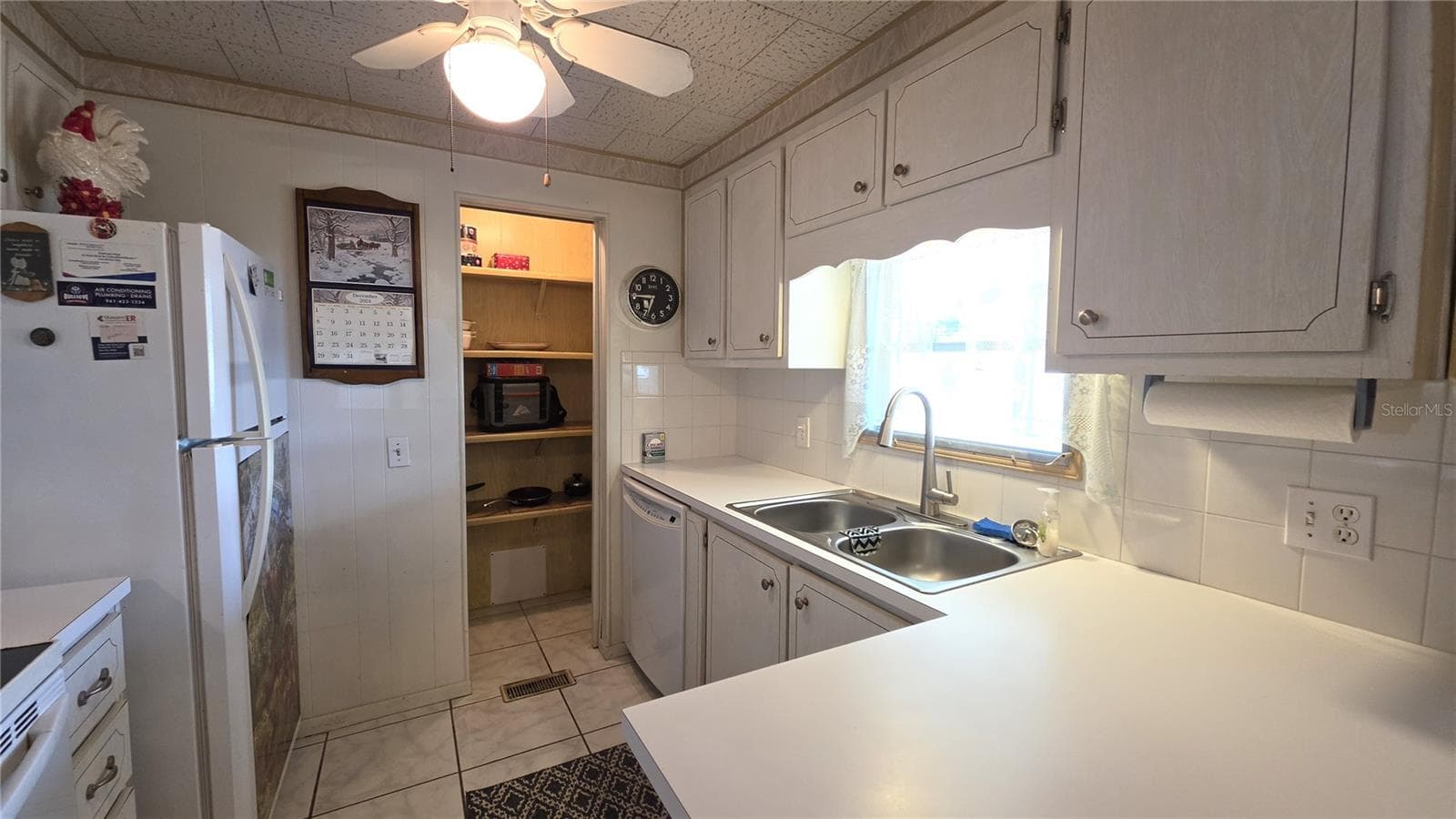Mobile Home at 5406 BALI CT, BRADENTON, photo 4 of 16